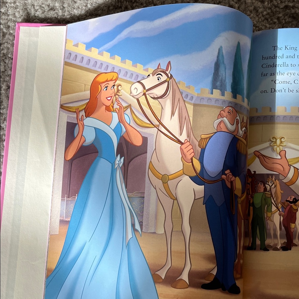 Disney Enchanted Stables Pink Storybook - Picture 4 of 5
